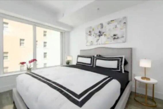 Appartement Stunning 3 Bedroom High-rise With Pool, Spa, And Rooftop Views *